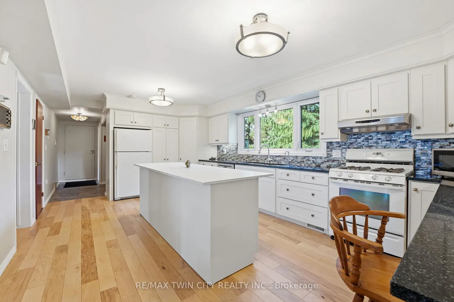 Additional image 4 of 24 River Road