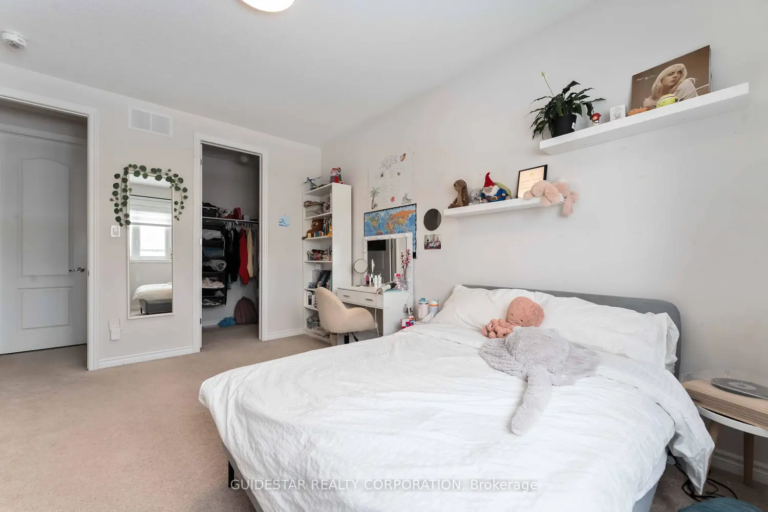 Additional image 16 of 30 Oxalis Crescent