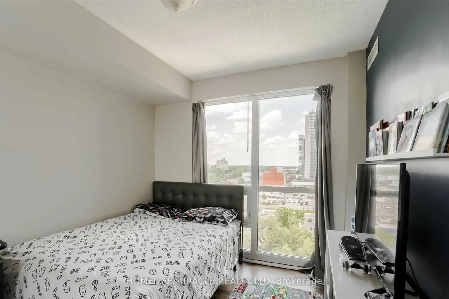 Additional image 7 of 100 John Street 1002