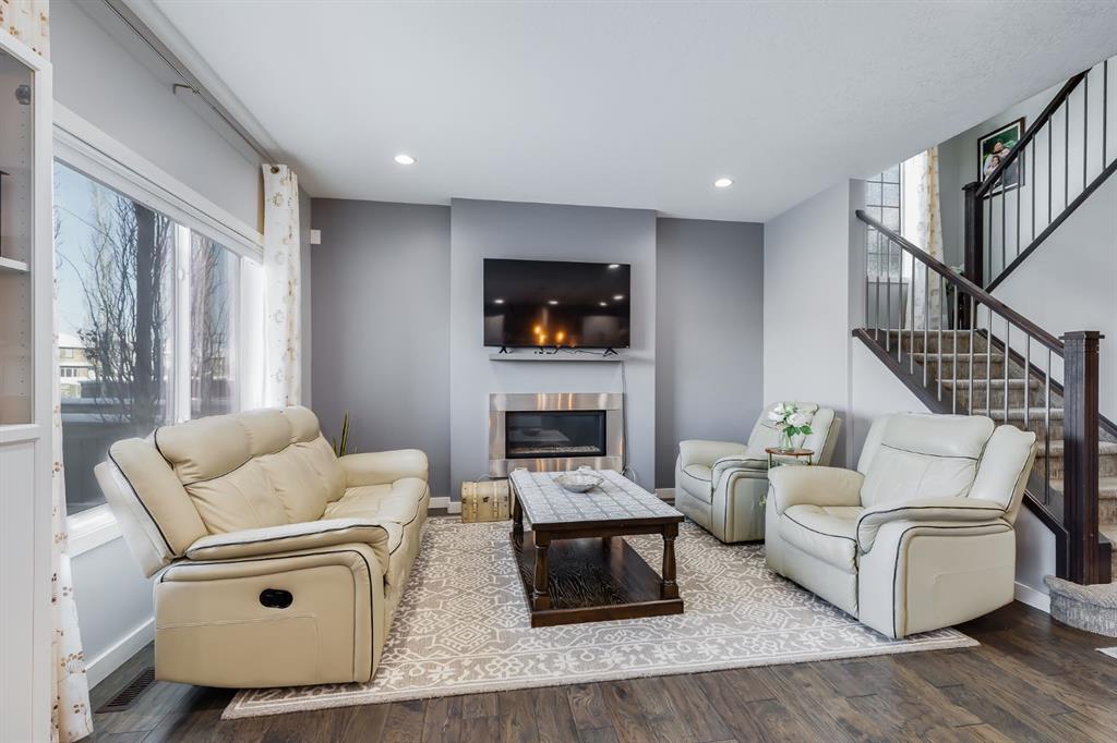 Additional image 3 of 52 Cooperstown Place SW, Airdrie, AB, T4B 3T5