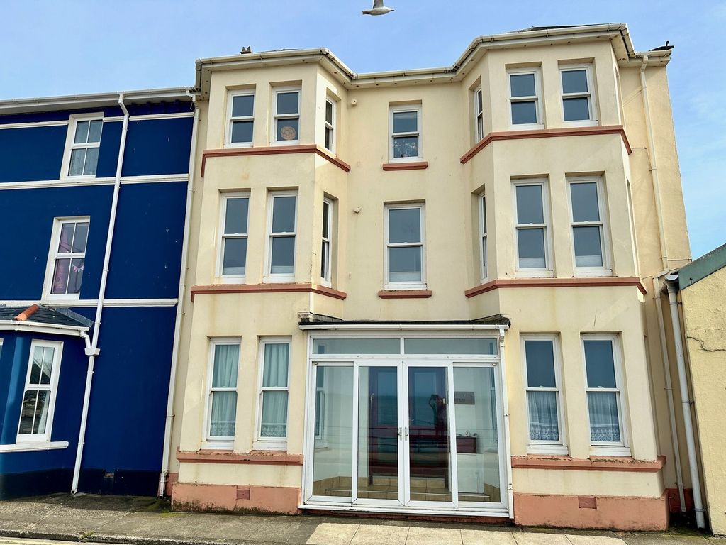 4 bed flat for saleMarine Parade, Peel IM5