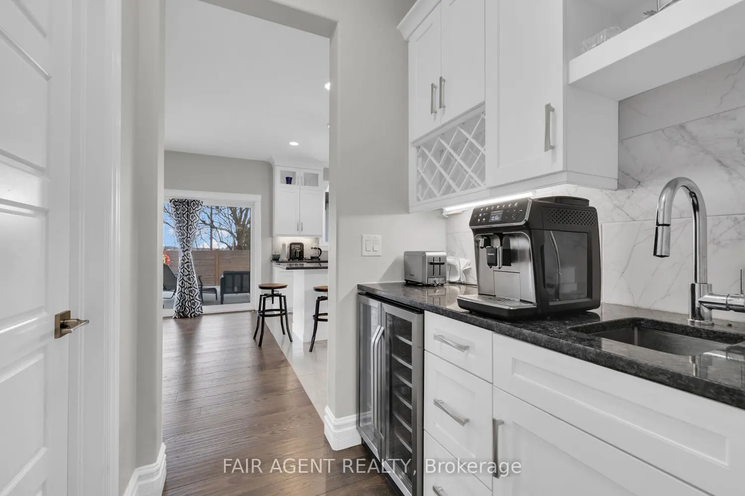418 Pearson Street photo 5