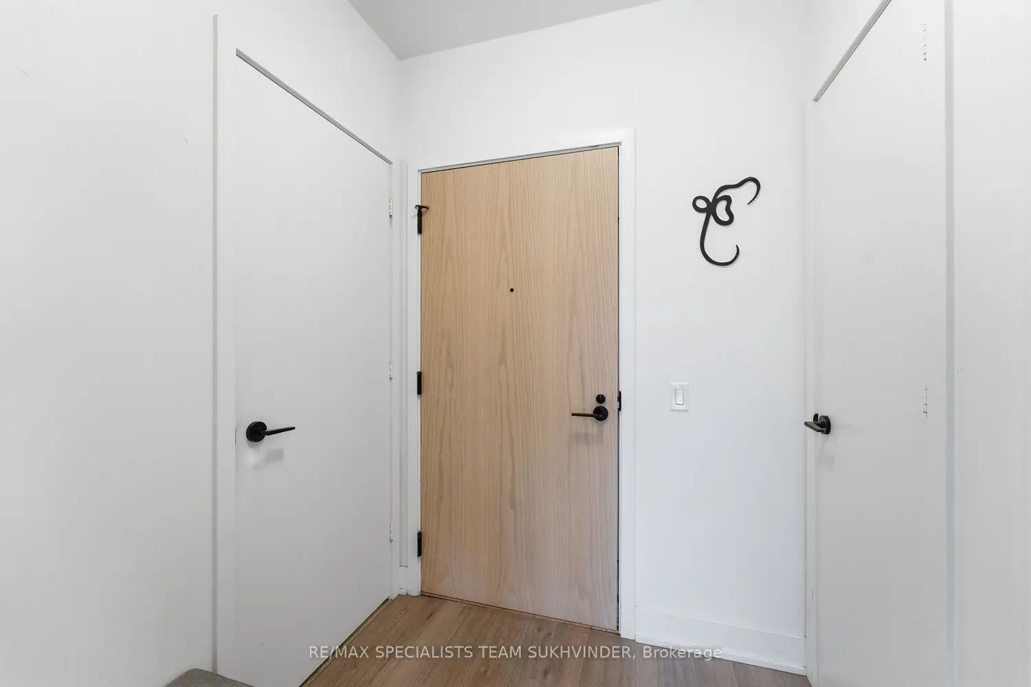 Additional image 3 of 50 George Butchart Drive 111