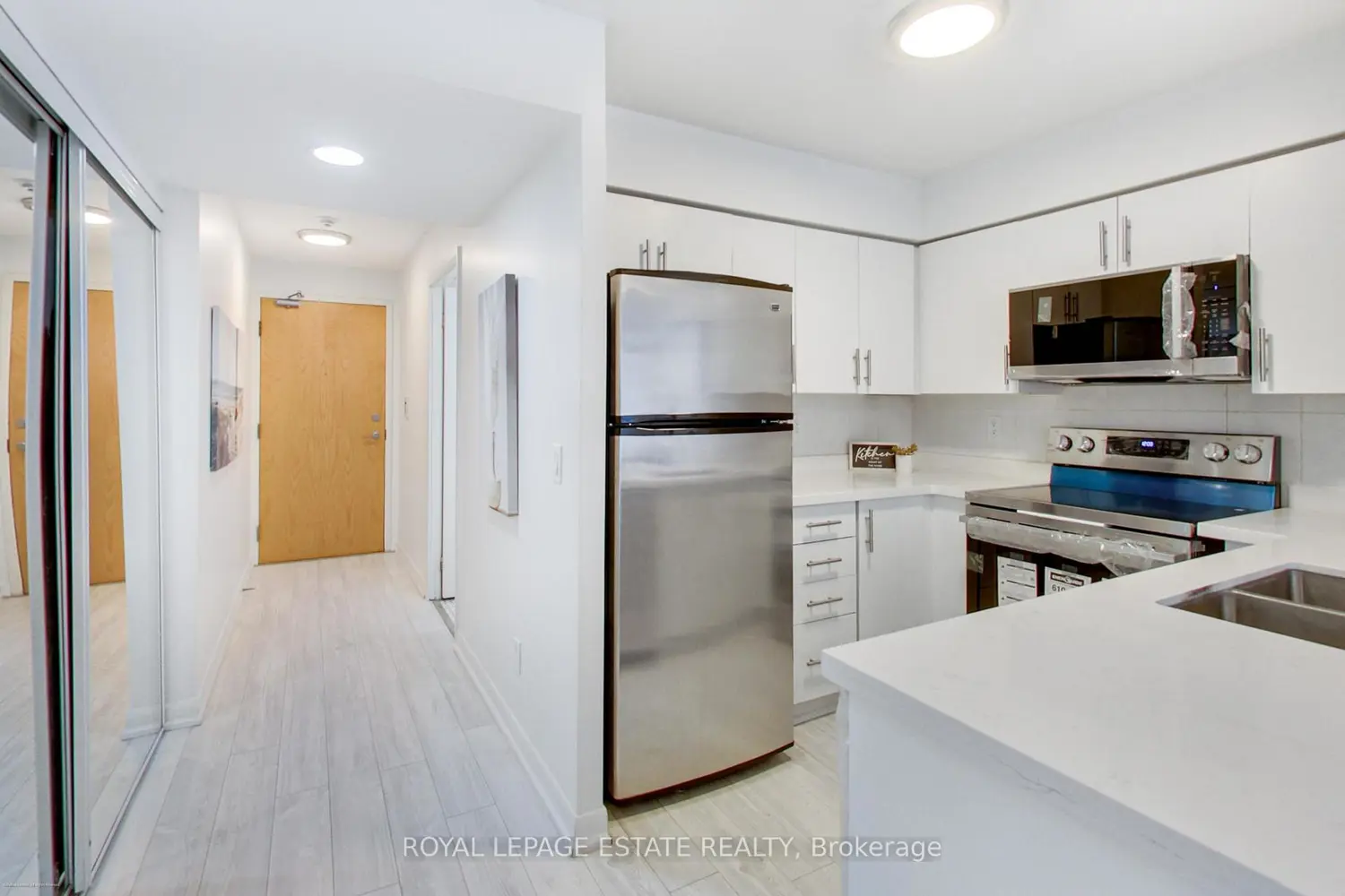 Additional image 6 of 4978 Yonge Street 808