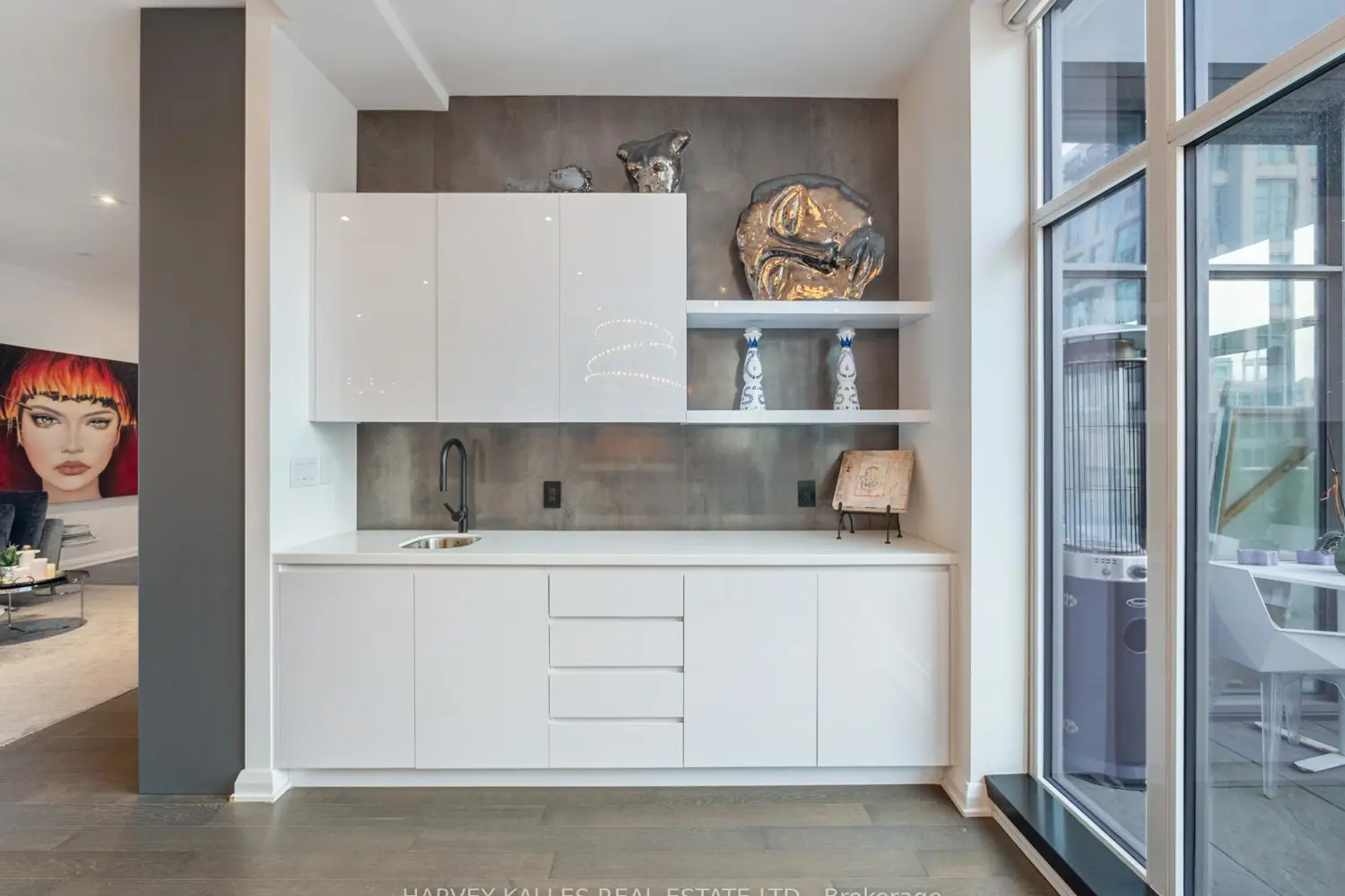 Additional image 4 of 155 Yorkville Avenue 303