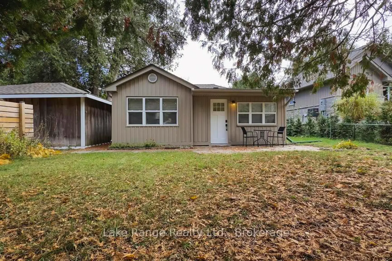 900 Victoria Road photo 4