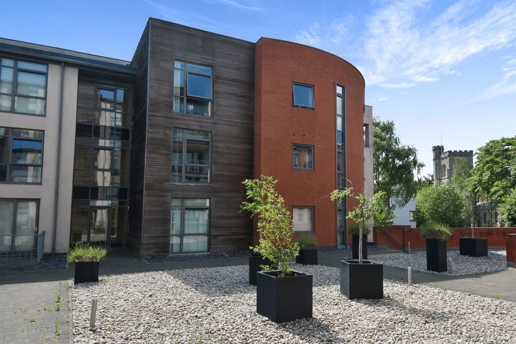 2 bed flat for sale4 Greenslade House, Beeston NG9