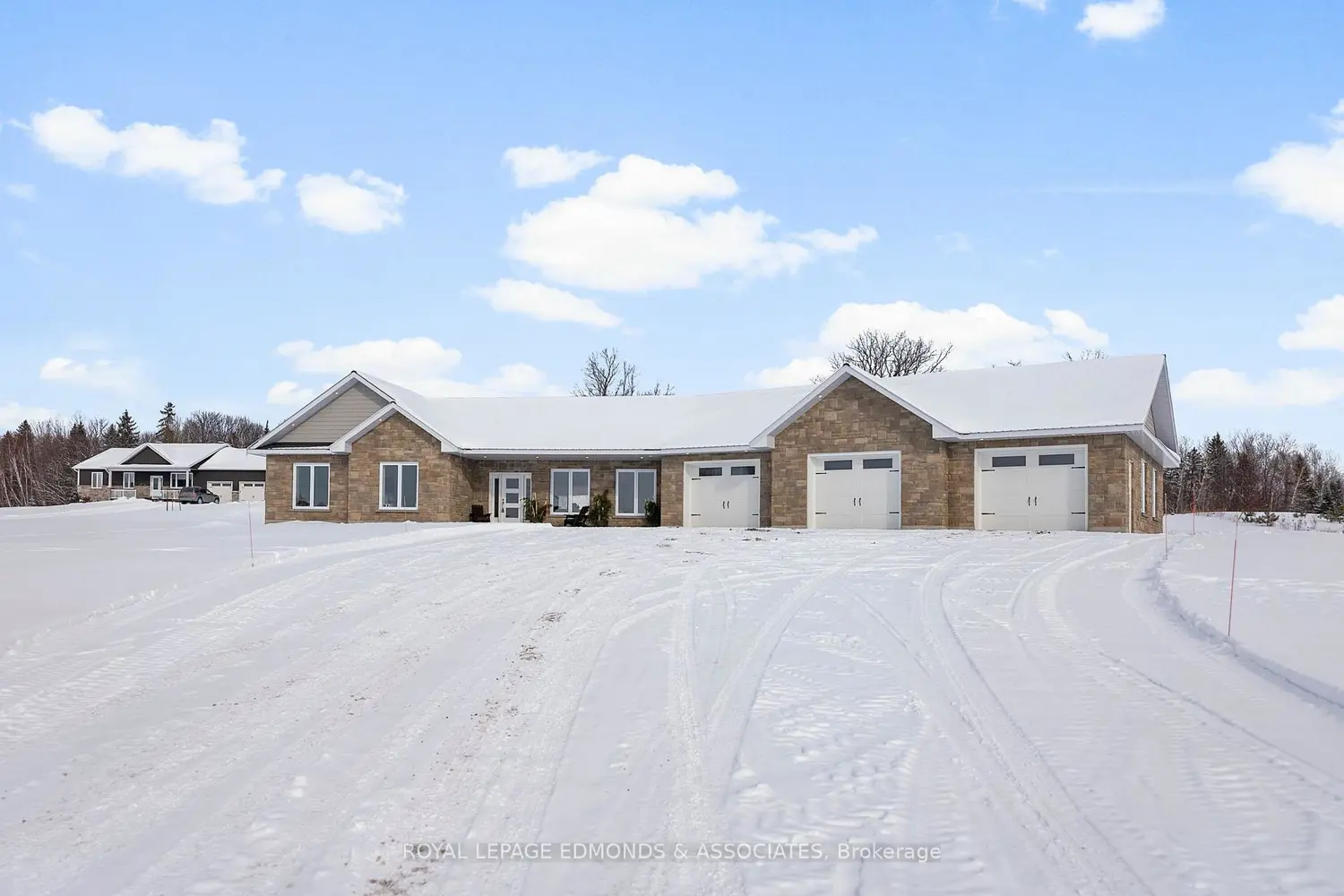 346 Foresters Falls Road photo 2