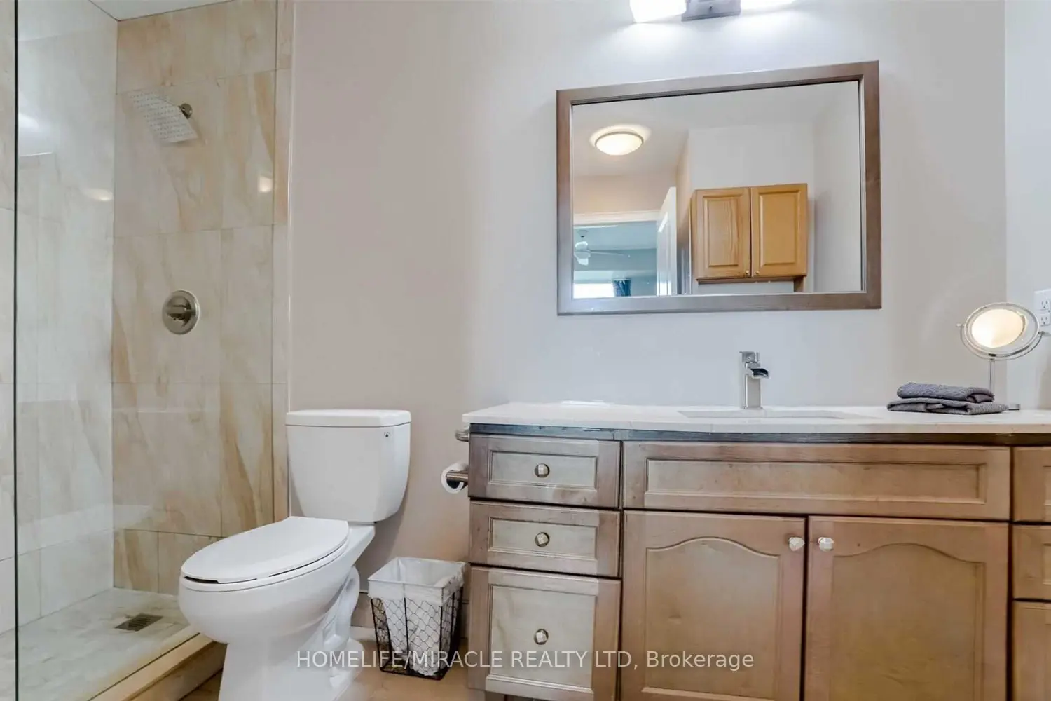 Additional image 6 of 100 John Street 1002