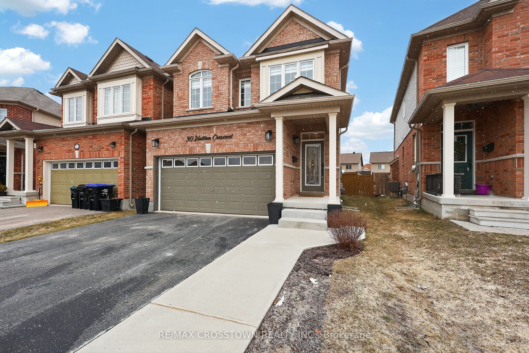 30 Hutton Crescent, Essa, ON, L3W 0R6