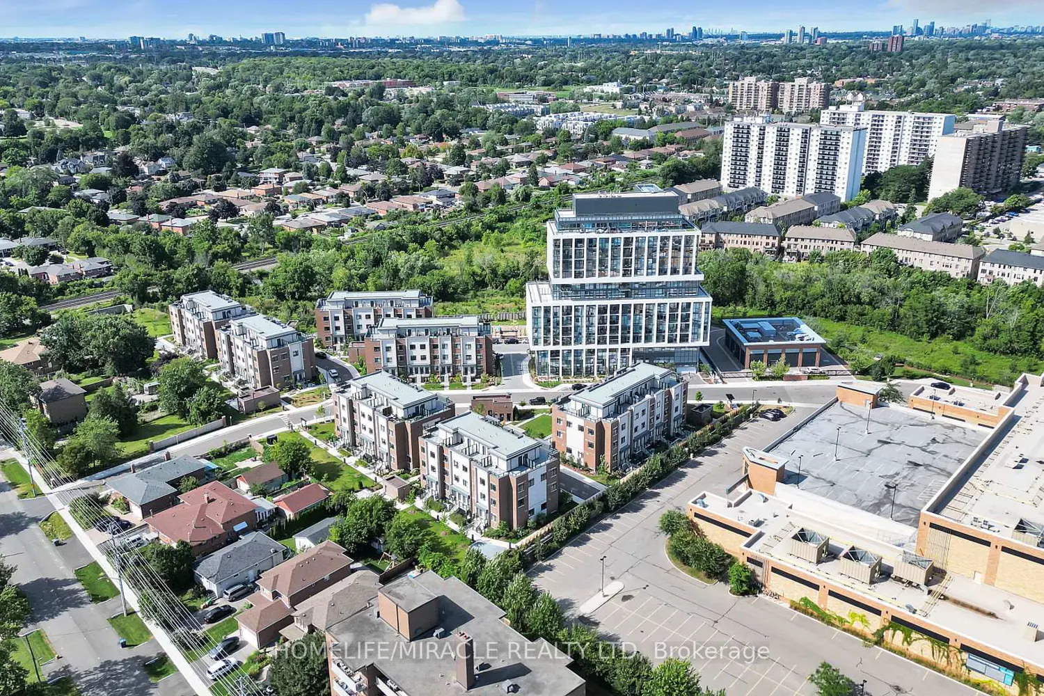 Additional image 18 of 1062 Douglas Mccurdy Common 230