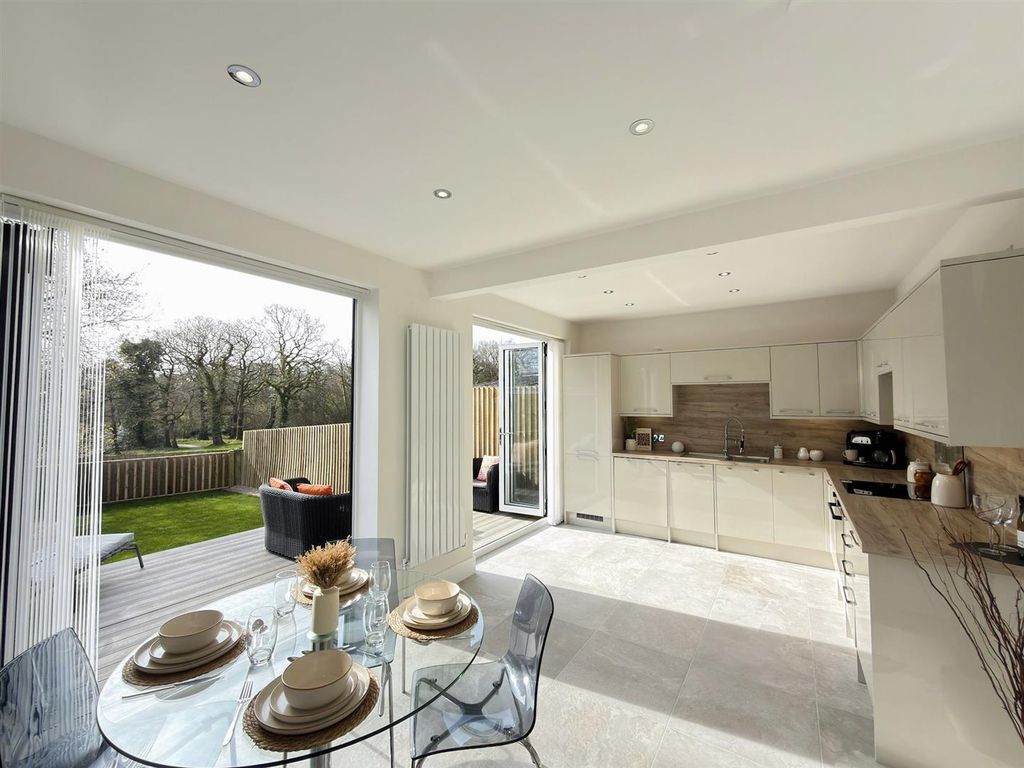3 bed semi-detached house for saleMulgrave Way, Mayals, Swansea SA3