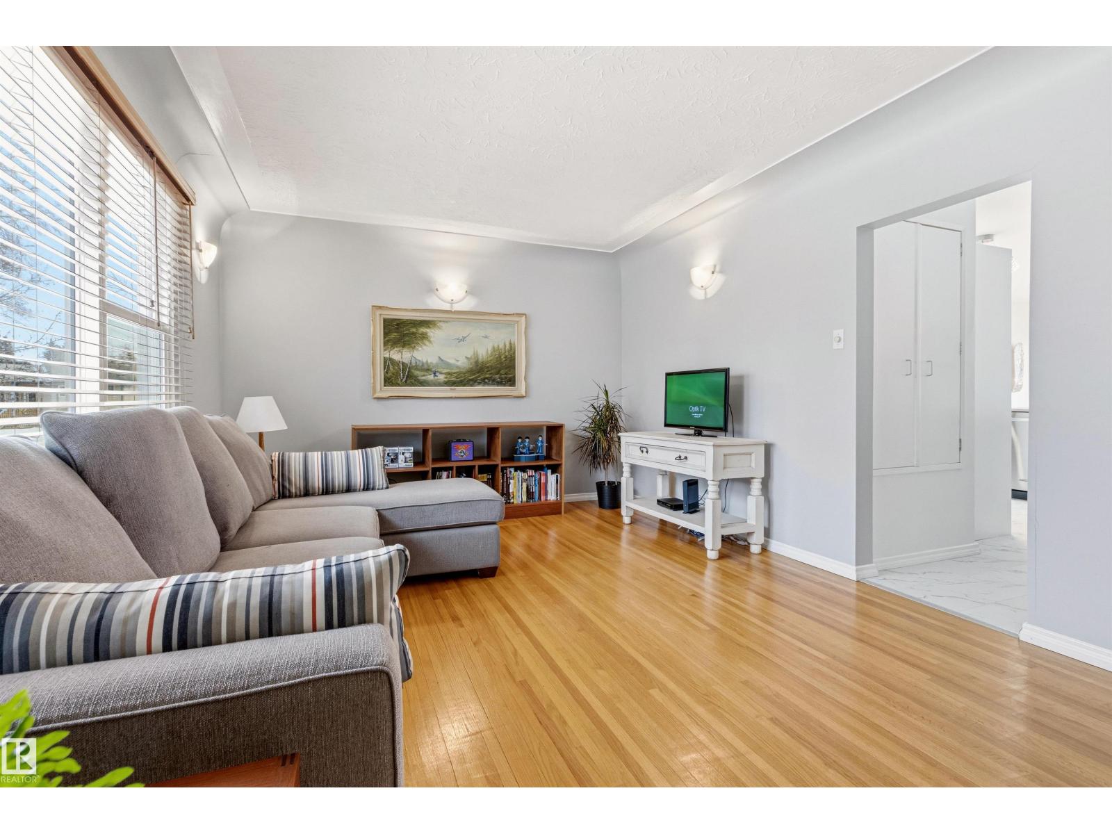 Additional image 4 of 13619 108 Avenue NW, Edmonton, AB, T5M2C7