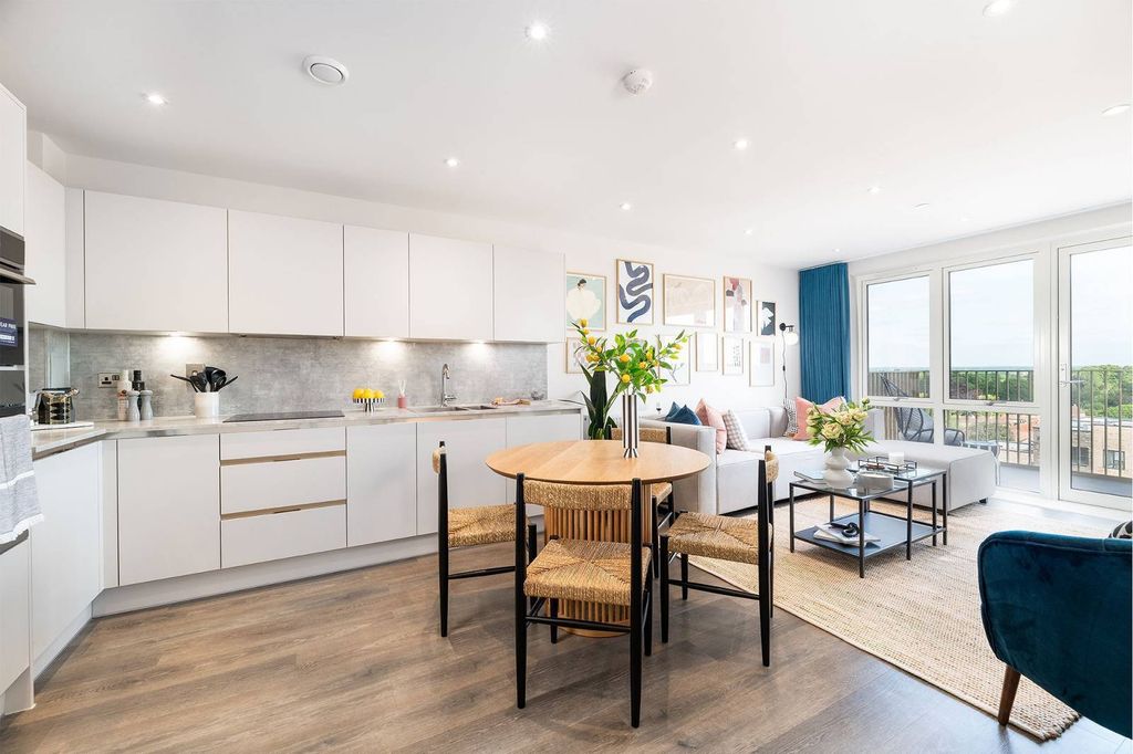 1 bed flat for saleSouth Oxhey Central, Watford WD19