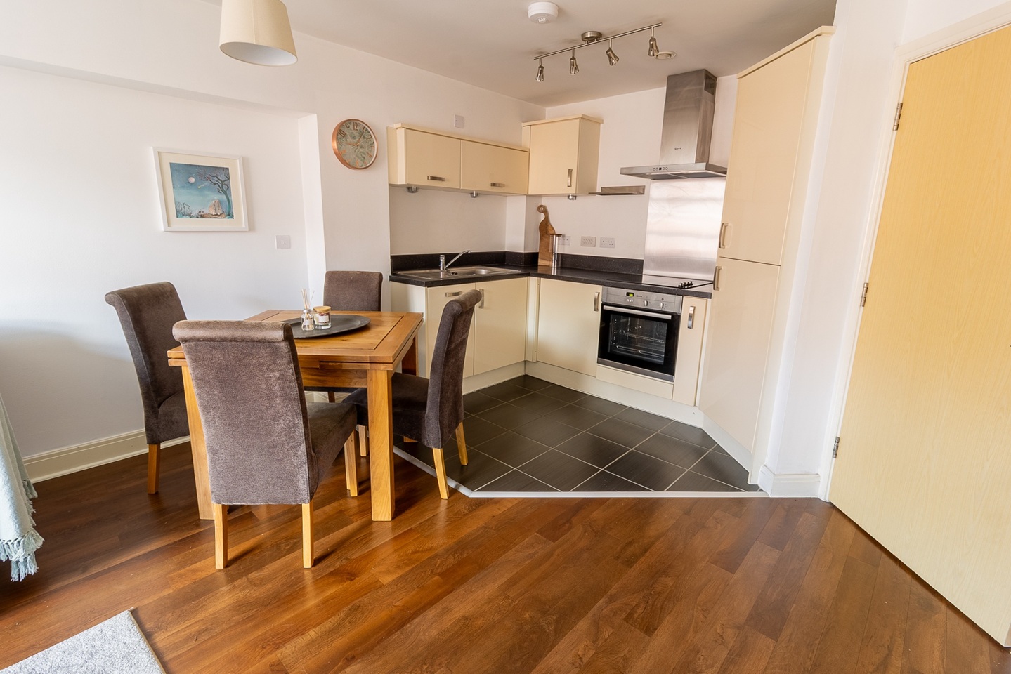 Additional image 3 of 2 Bed Flat, Lion Court, B18, N1 7GU