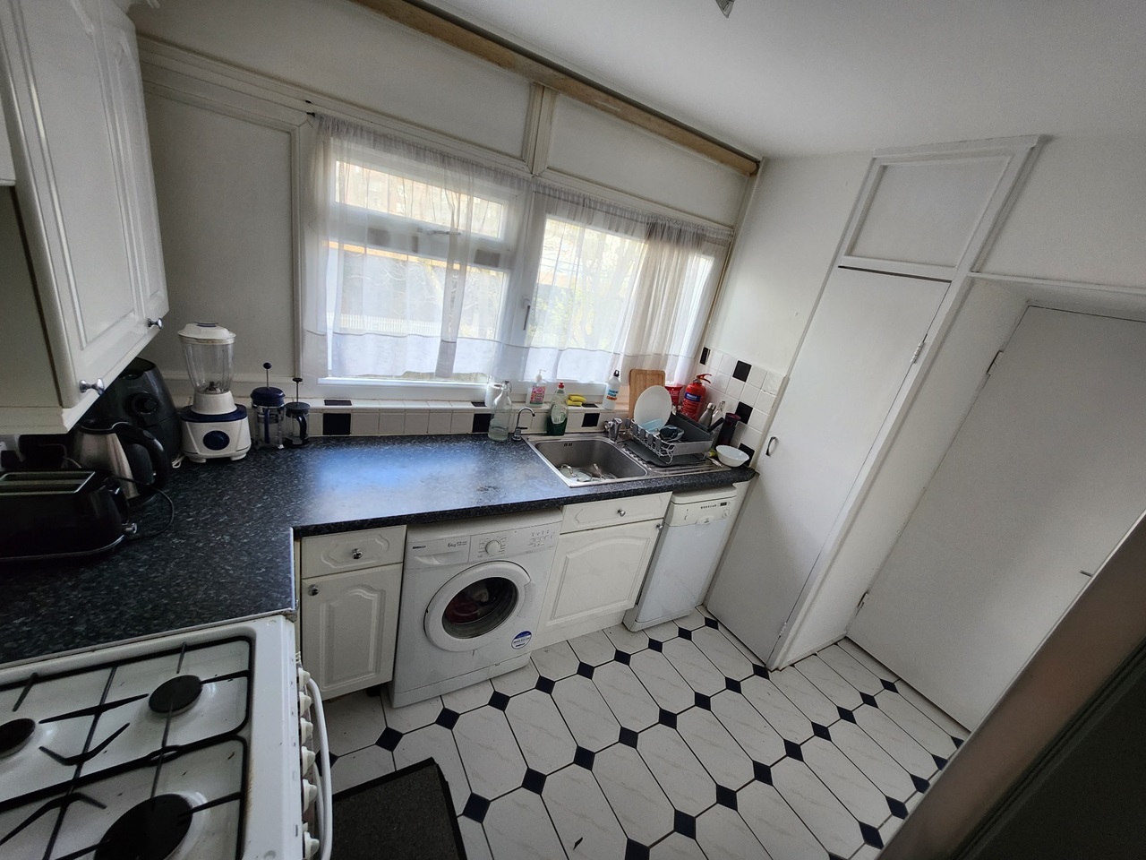 Additional image 7 of 3 Bed Flat, Beadnell Court, E1, N1 7GU
