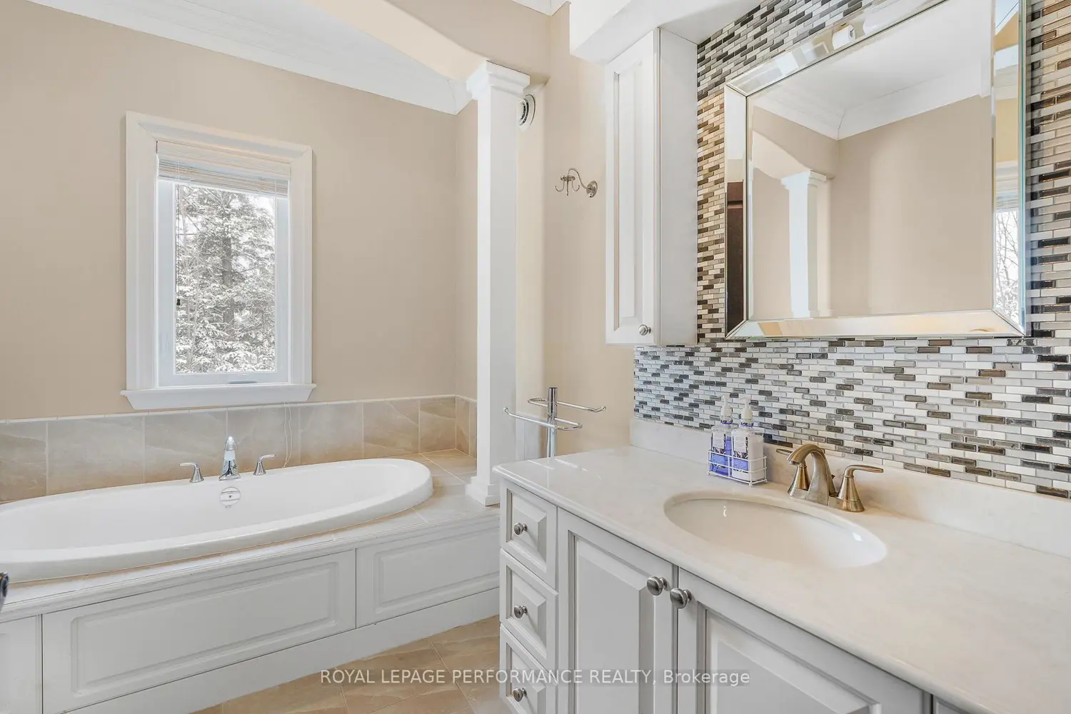 Additional image 11 of 501 Du Parc Road