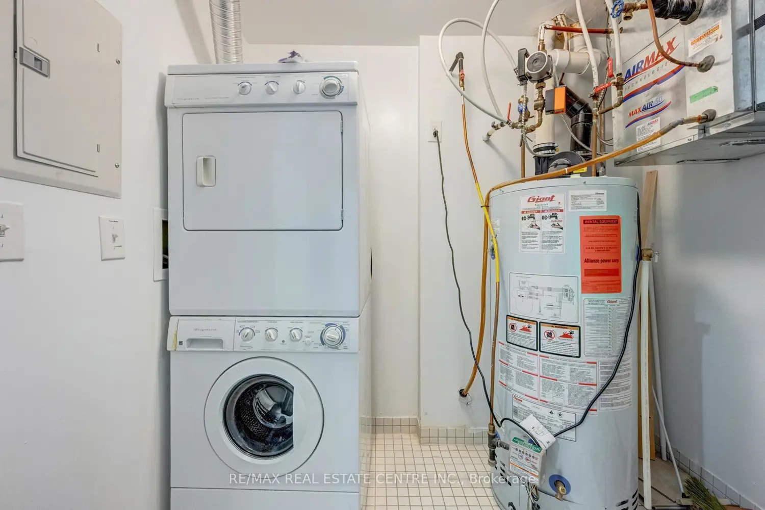 Additional image 19 of 3055 Thomas Street 306