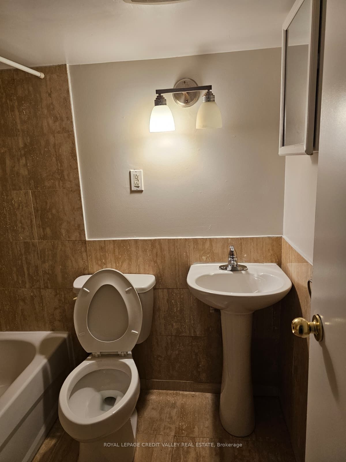 Additional image 5 of lower level-672 Jane Street, Toronto, ON, M6N 4A7