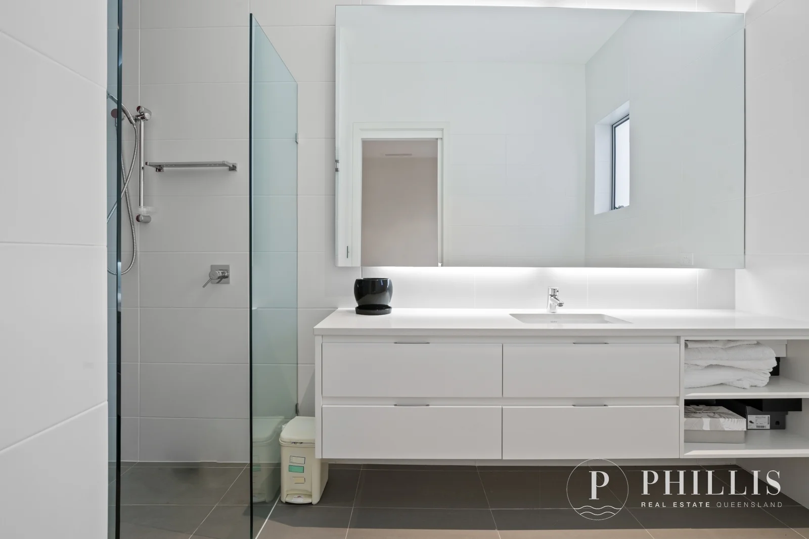 Additional image 37 of 26-28 Royal Albert Crescent, Sovereign Islands QLD 4216