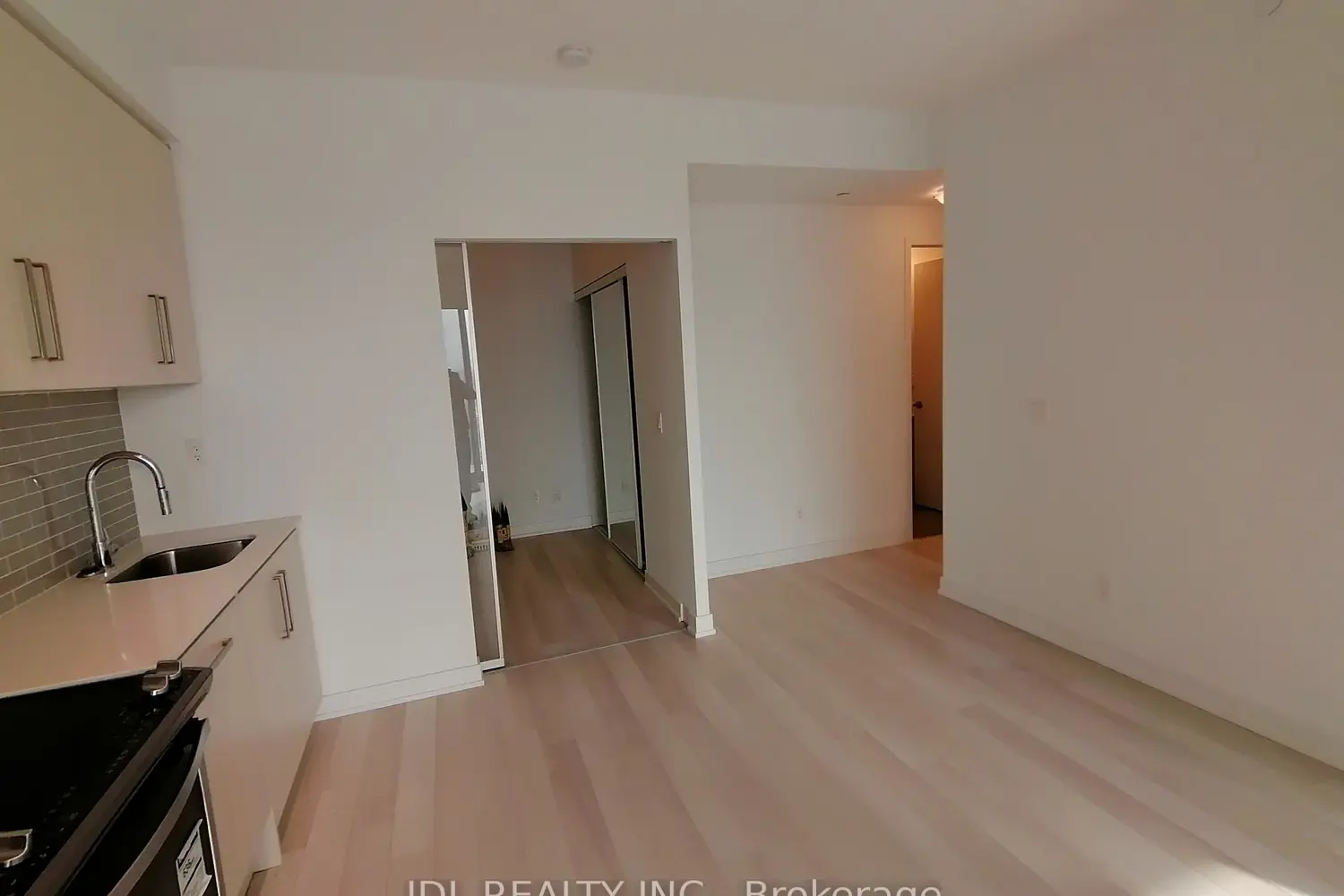 Additional image 6 of 5180 Yonge Street 2112