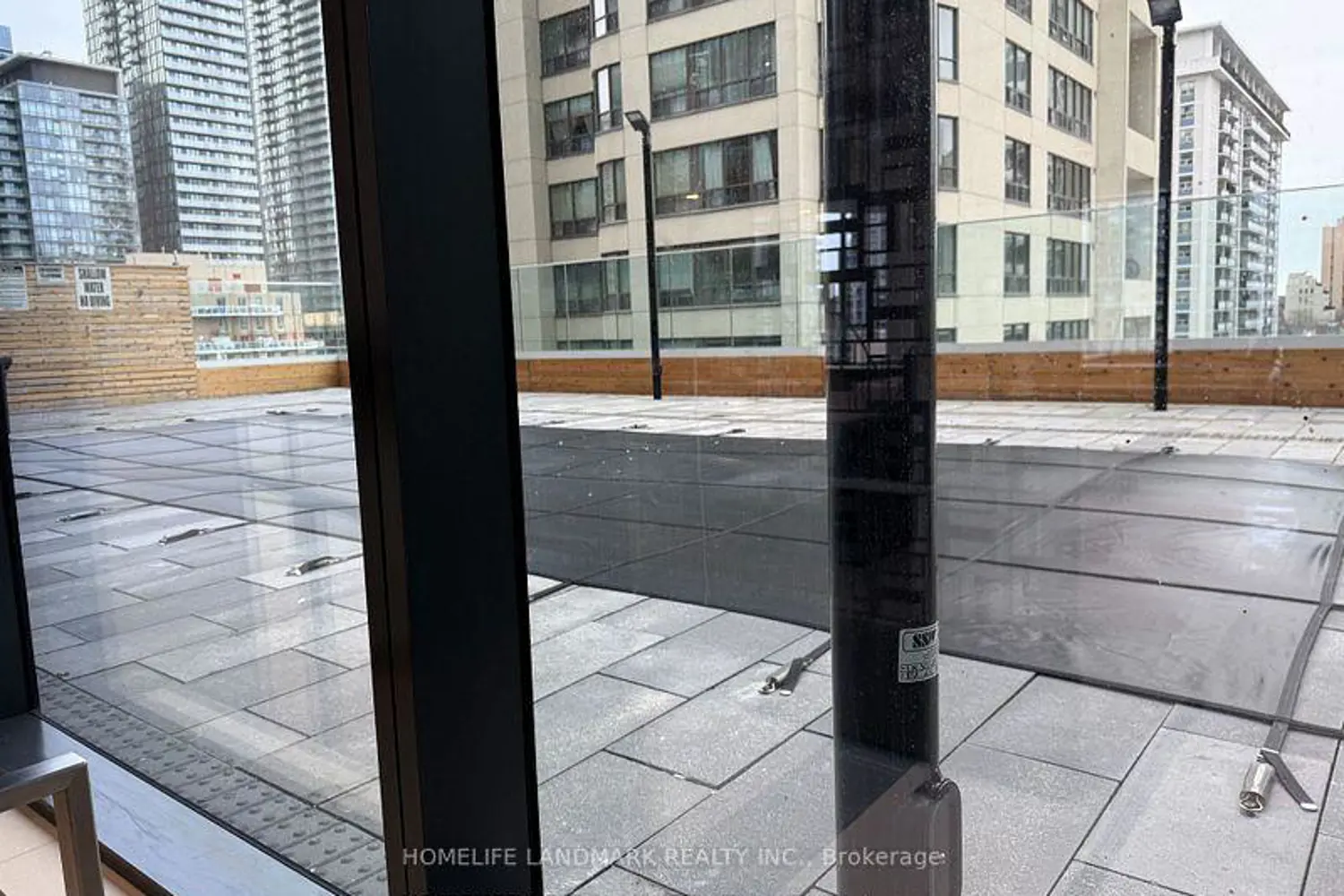 Additional image 17 of 501 Yonge Street 2208
