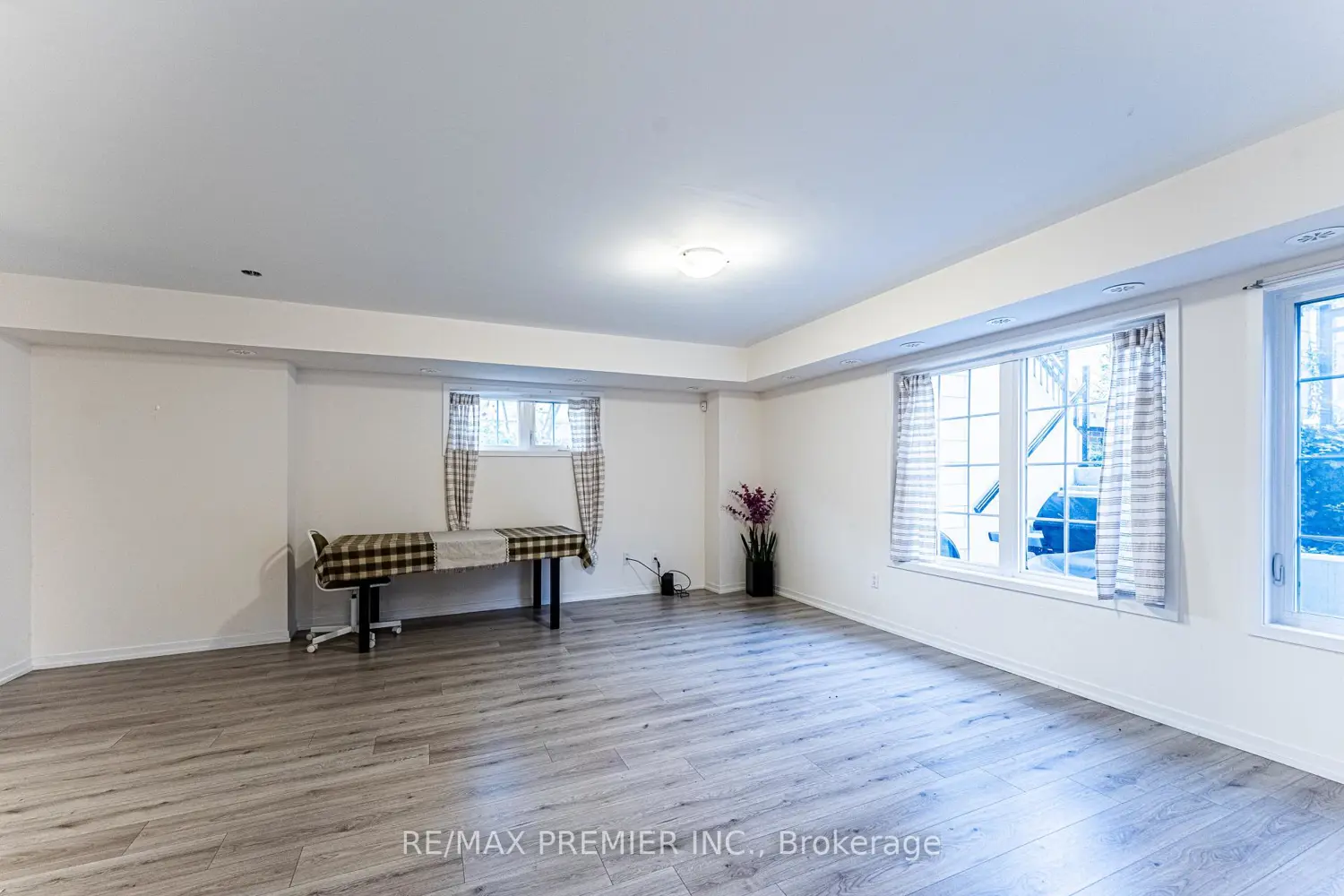 26 Bruce Street B02 photo 3