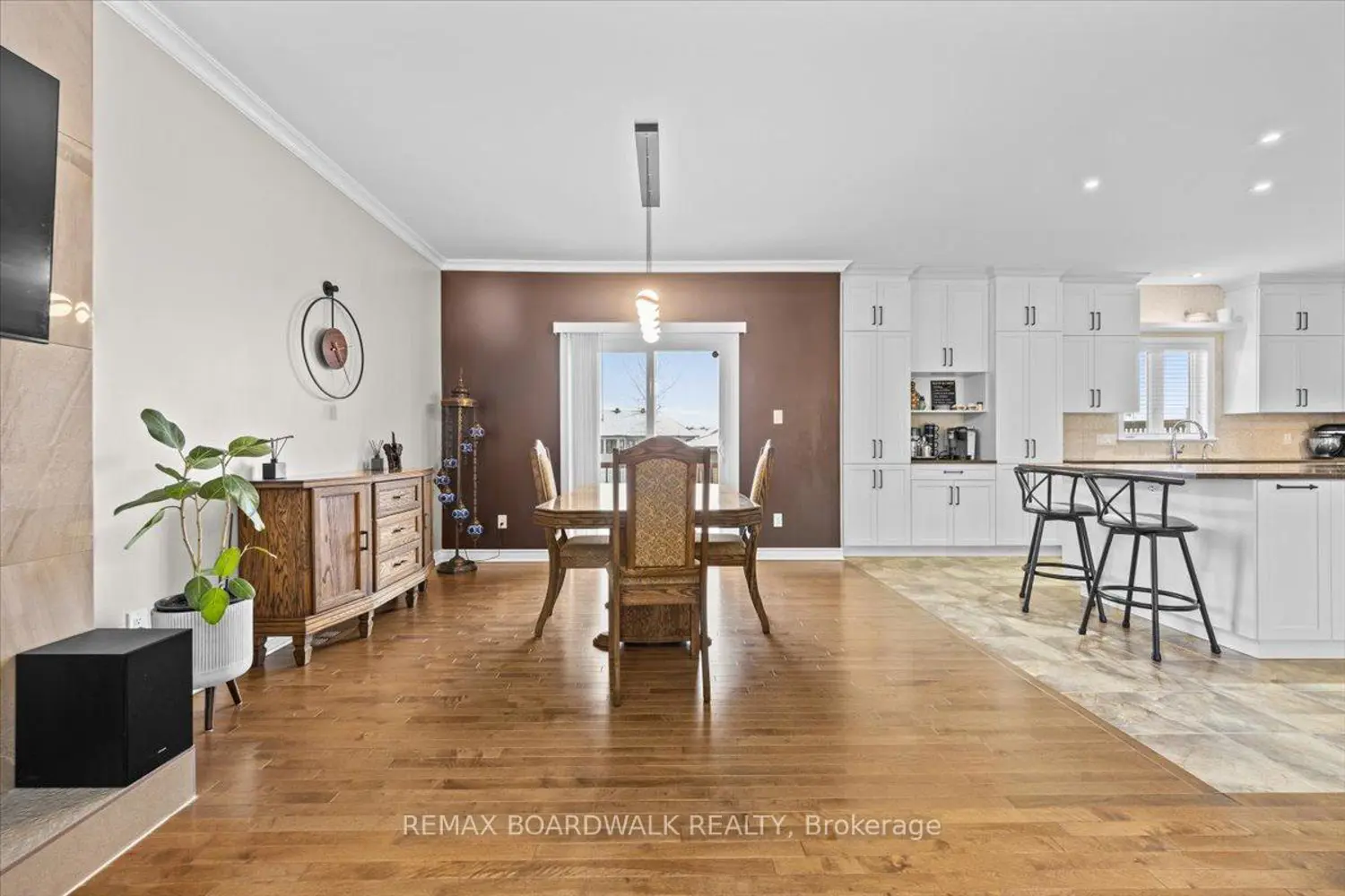 3421 Summerbreeze Drive photo 3