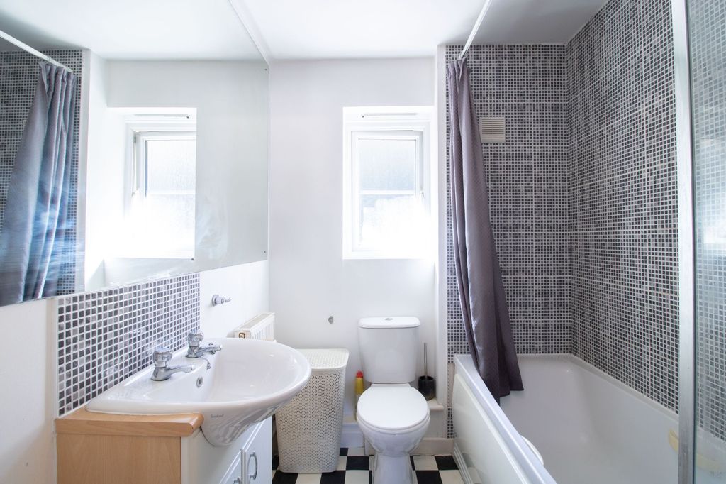 Additional image 9 of 2 bed flat for saleCoed Celynen Drive, Abercarn NP11