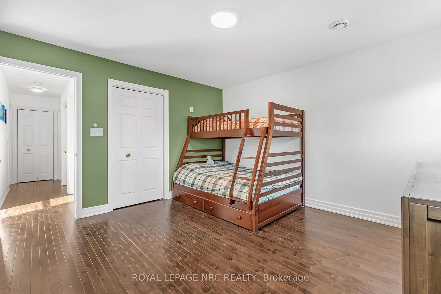 Additional image 13 of 12 Lincoln Road