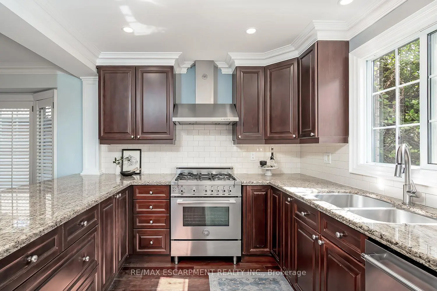 Additional image 6 of 2428 Lakeshore Road