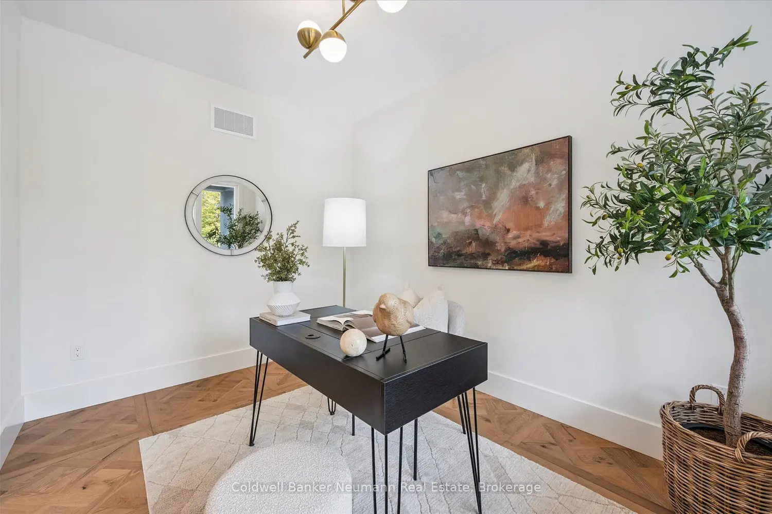 Additional image 3 of 126 Oxford Street