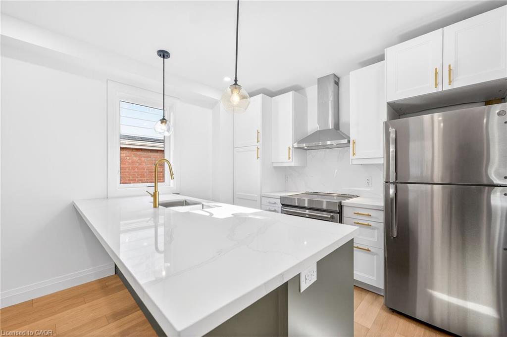 304 Park Street, Hamilton, ON, L9H 1Y9