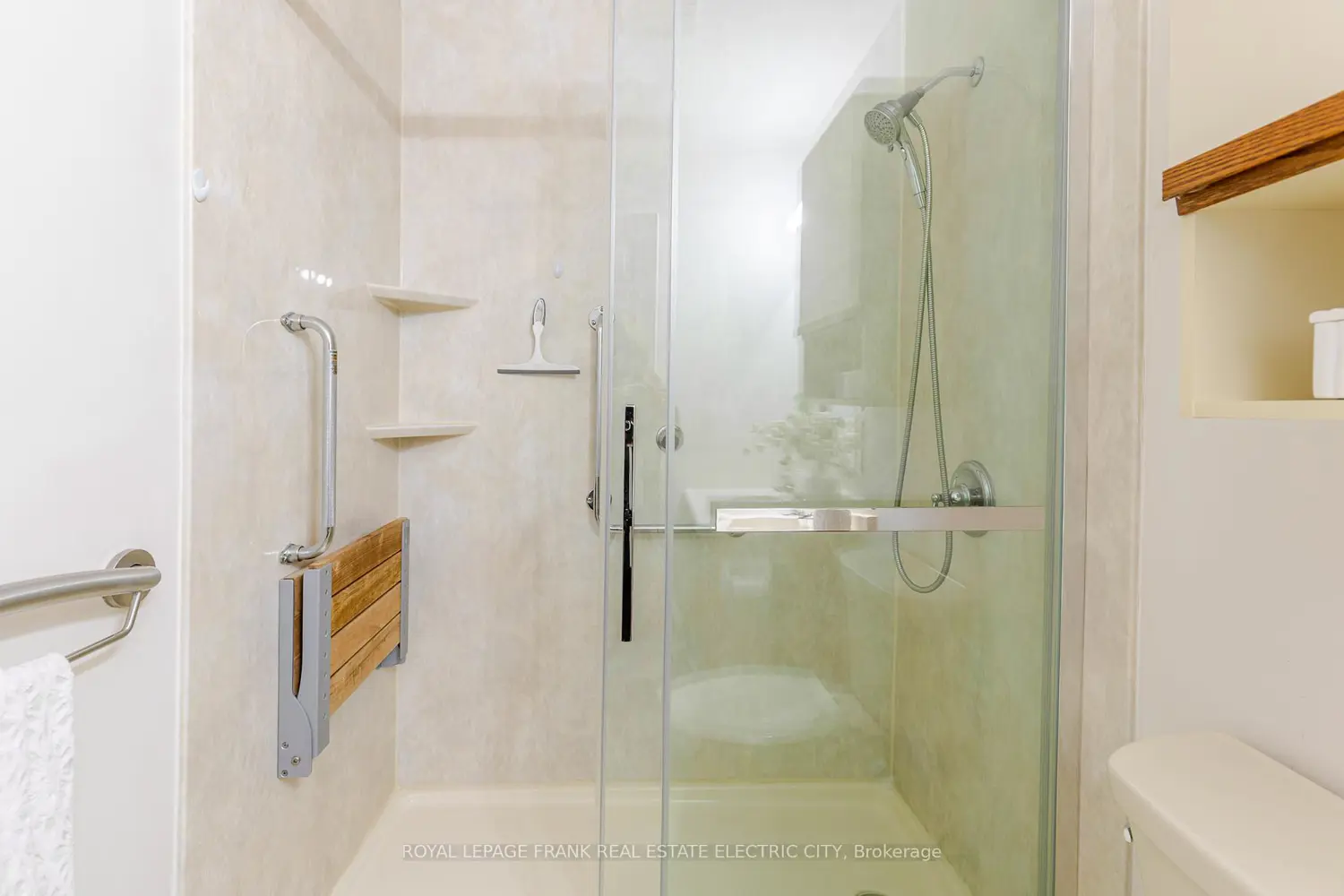 Additional image 13 of 36 Champlain Crescent 30