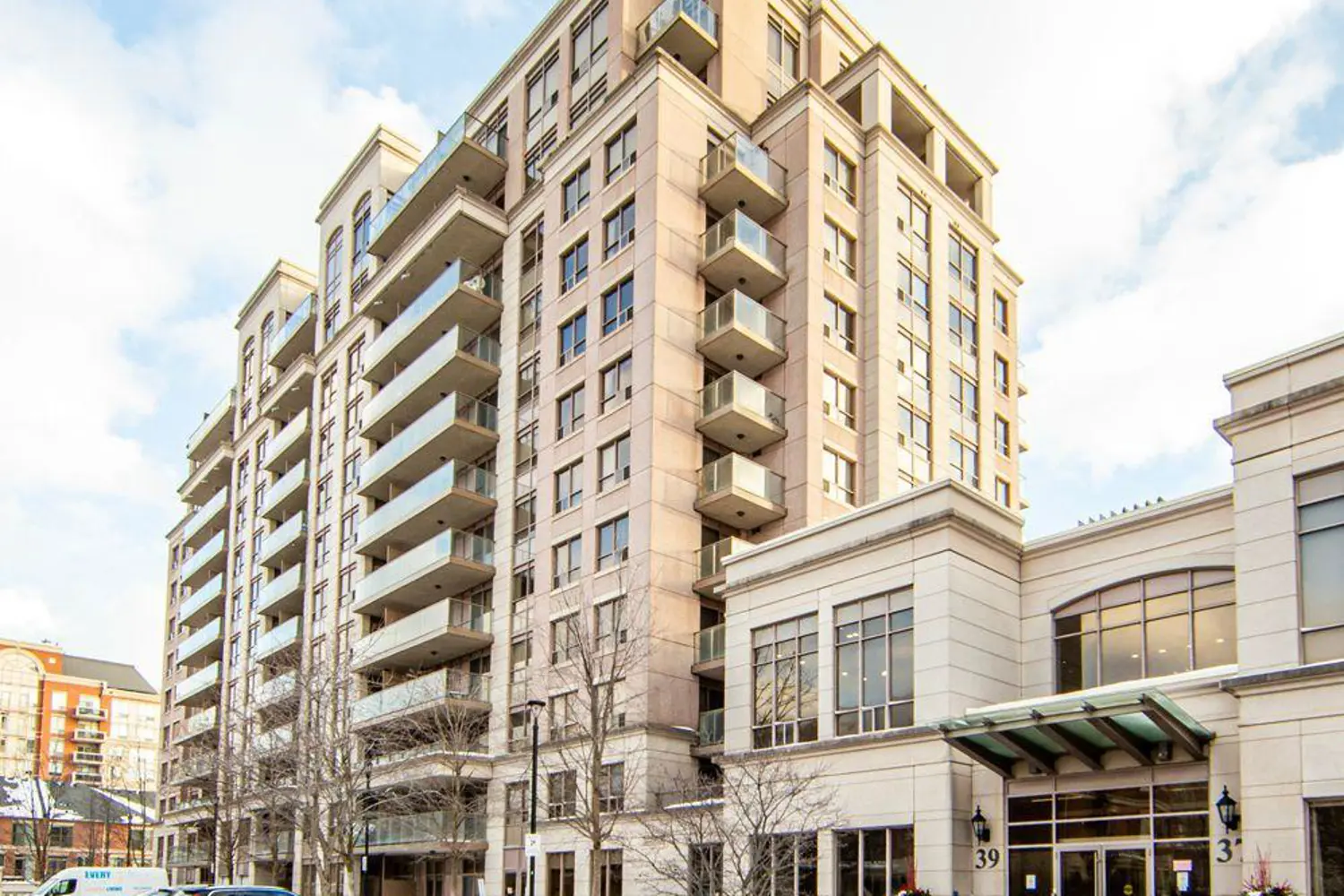 37 Galleria Parkway Uph2