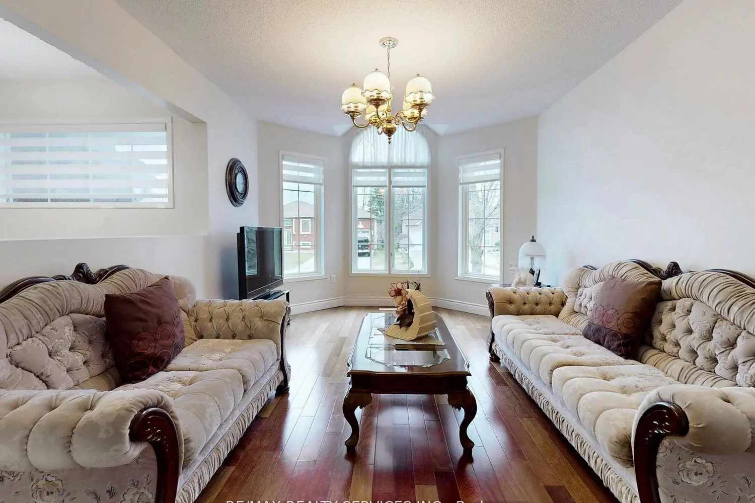 10 Bush Crescent photo 4