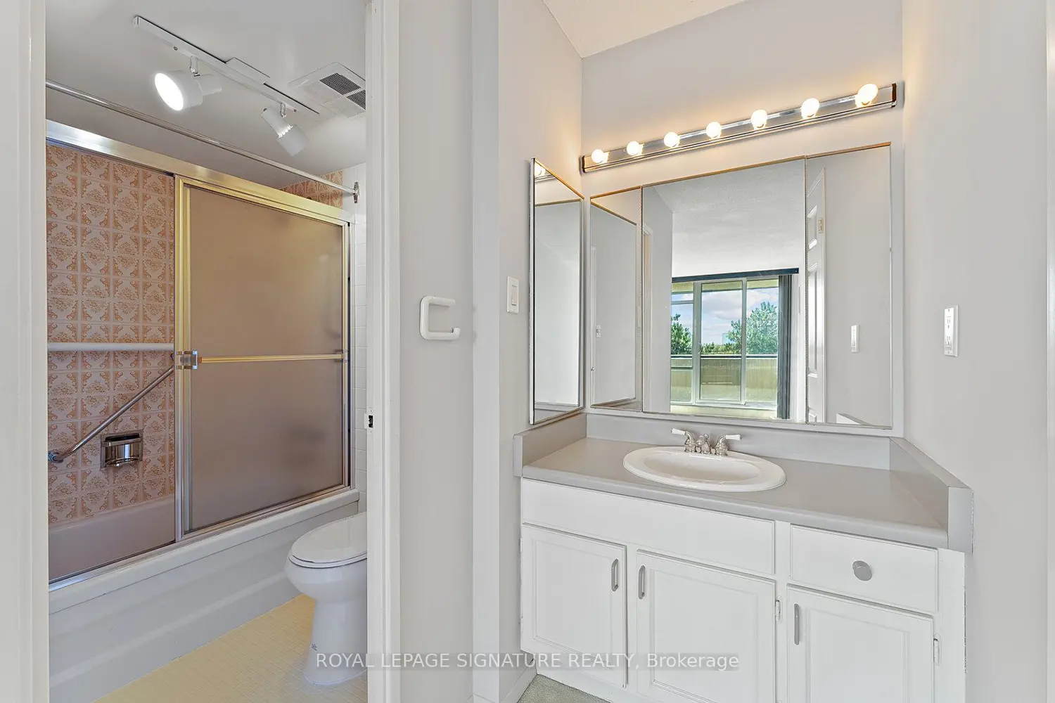 Additional image 10 of 1555 Finch Avenue 404