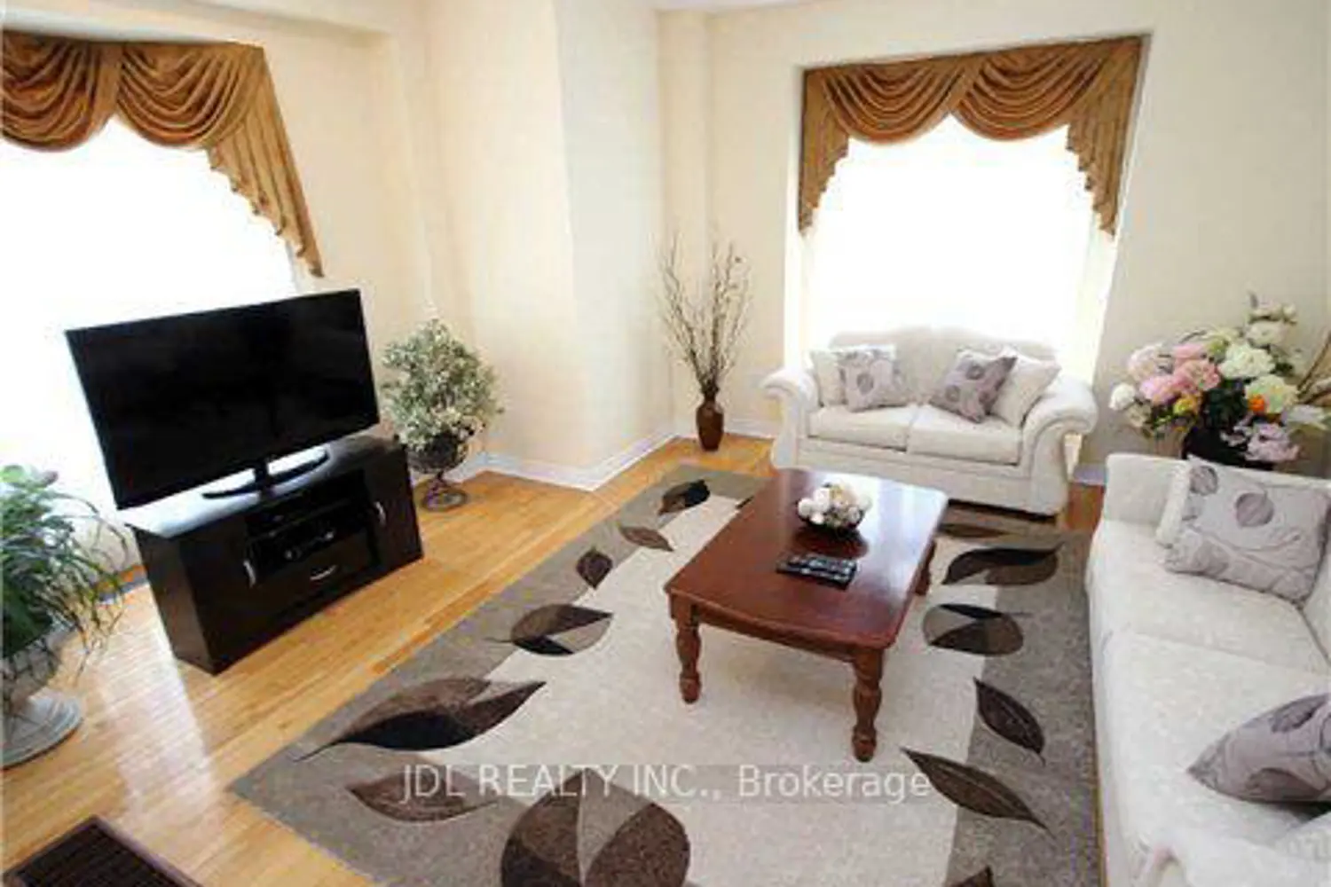 Additional image 8 of 1919 Bur Oak Avenue