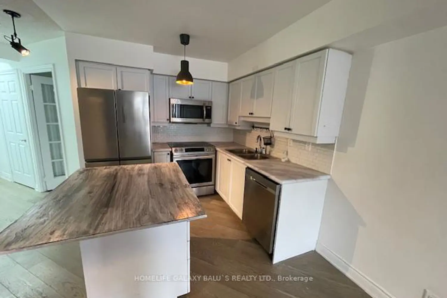 Additional image 4 of 78 Harrison Garden Boulevard 1001