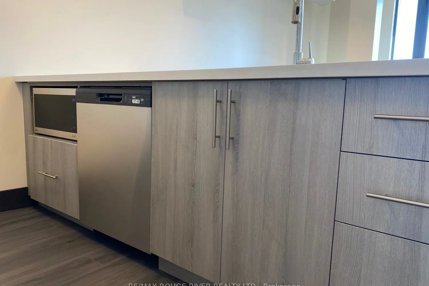 Additional image 6 of 121 King Street 408