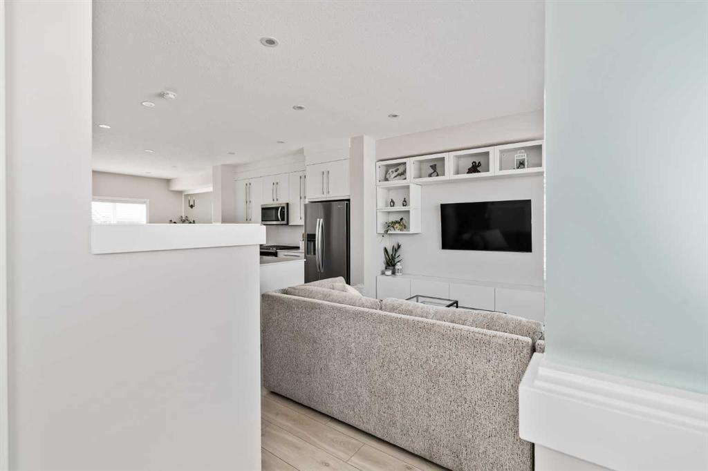 Additional image 6 of 408 West Lakeview Drive, Chestermere, AB, T1X 2A4