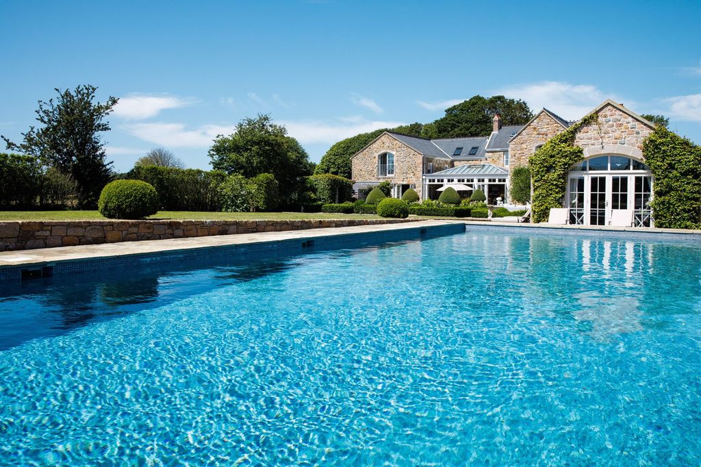 Additional image 2 of 5 bed detached house for saleLa Chasse, St Saviour JE2