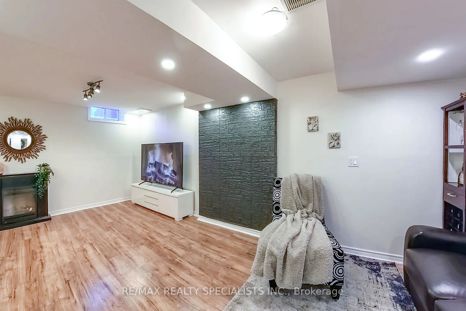 Additional image 15 of 189 Fall Fair Way