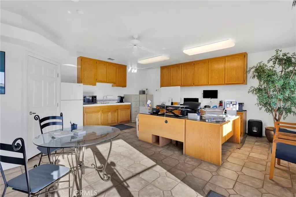 Additional image 11 of 15328 Bonanza Rd, Victorville, CA 92392