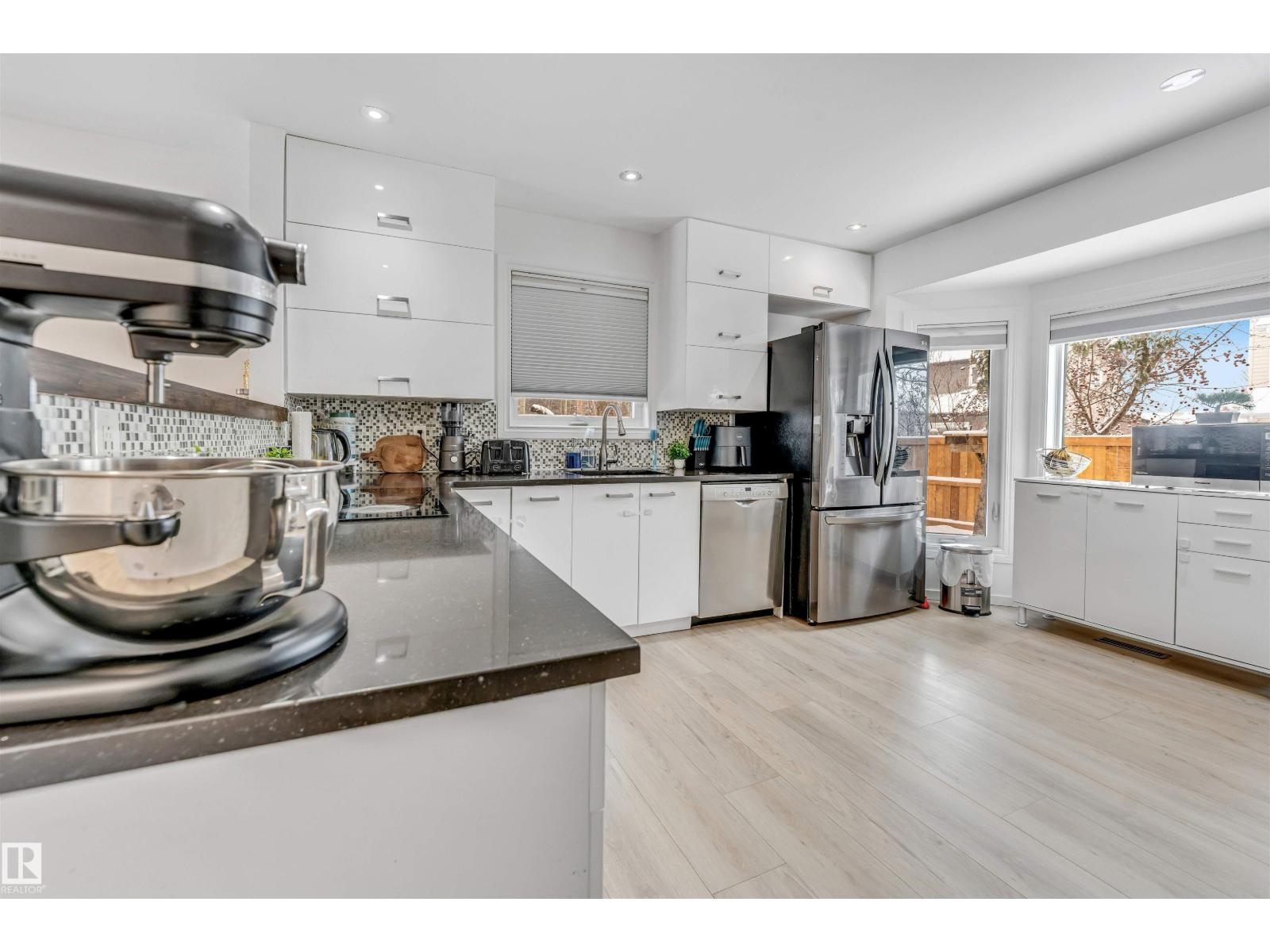 Additional image 5 of 18403 55 Avenue NW, Edmonton, AB, T6M1Y8