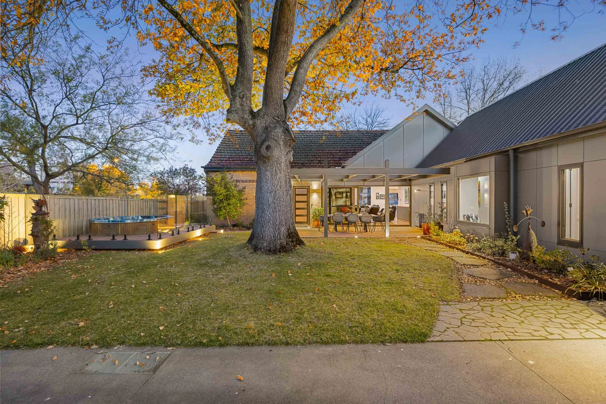 Additional image 31 of 302 Wendouree Parade, Lake Wendouree VIC 3350
