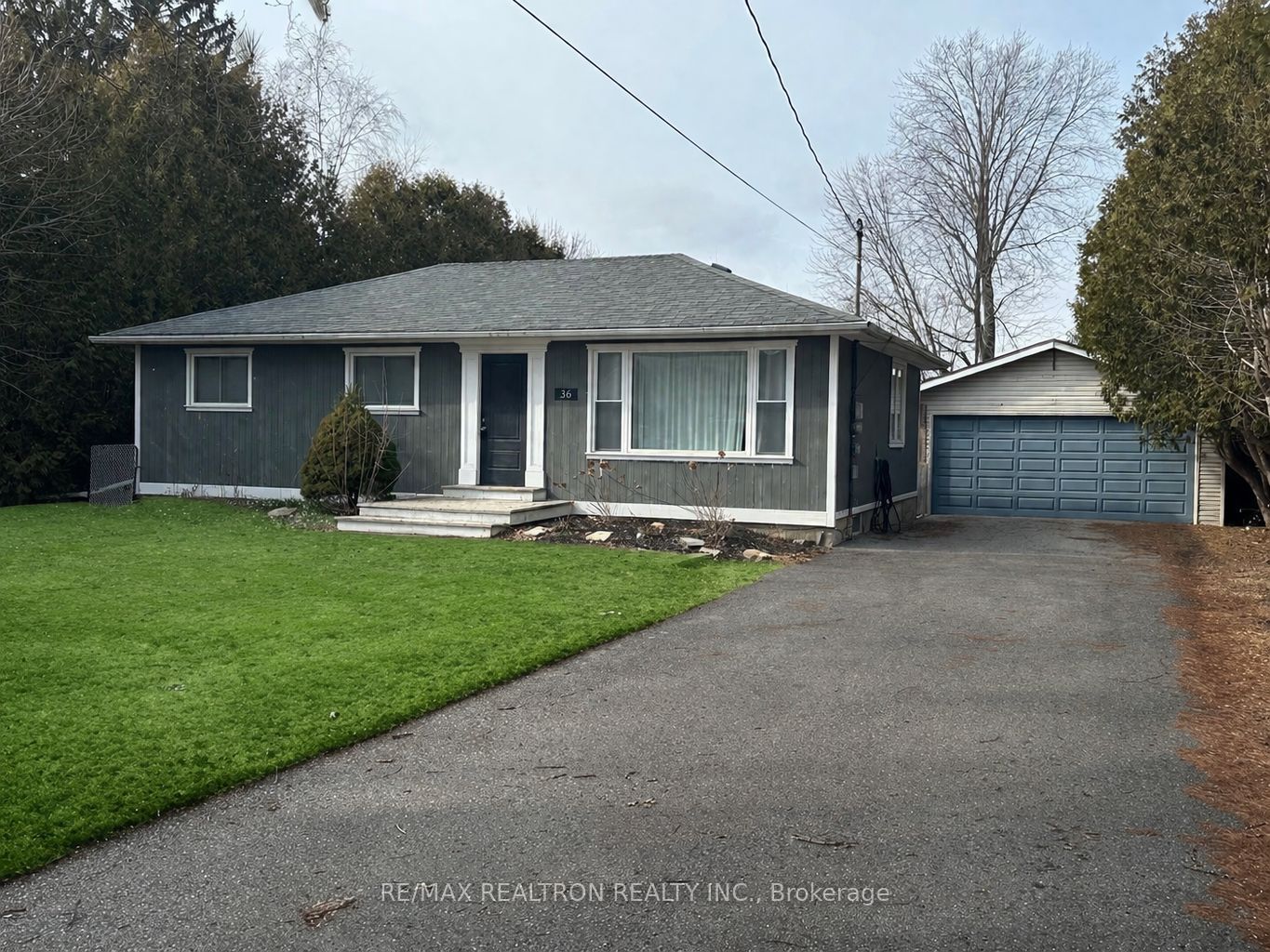 36 Farr Avenue, East Gwillimbury, ON, L0G 1V0