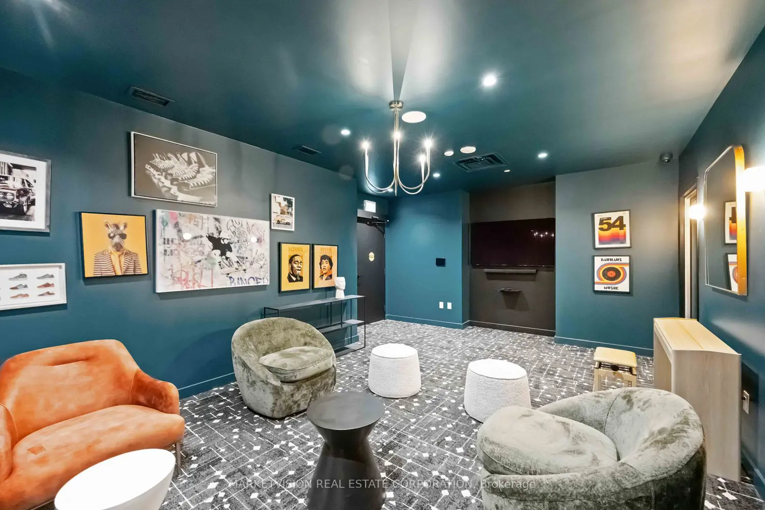 Additional image 16 of 689 The Queensway Street 505