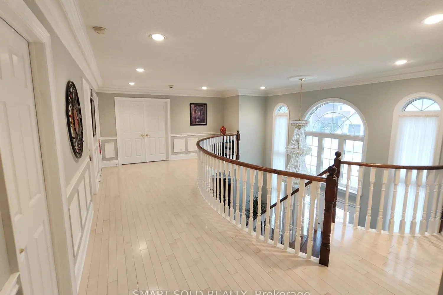67 Chantilly Crescent photo 2