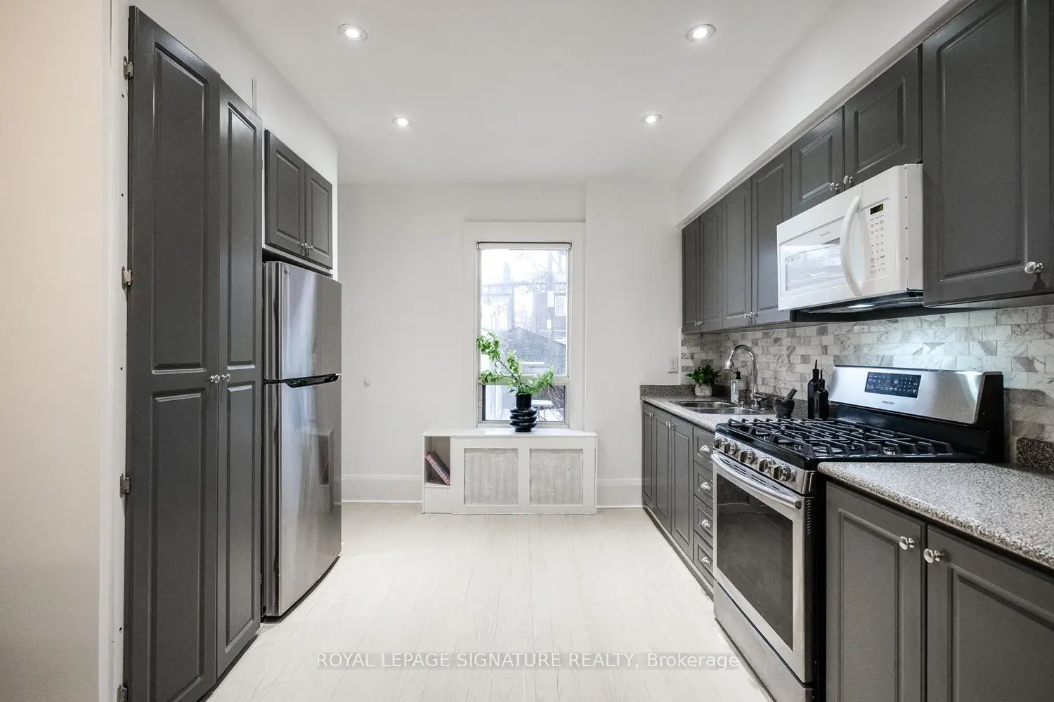 Additional image 5 of 216 Parkmount Road